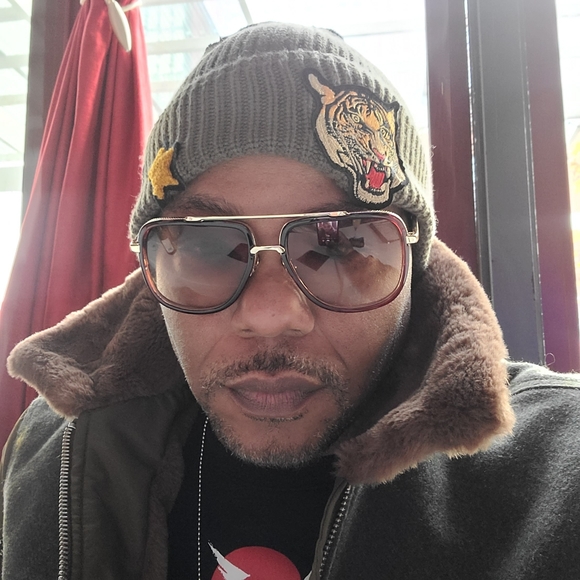 Meet your Posher, Mike - Picture 1 of 1